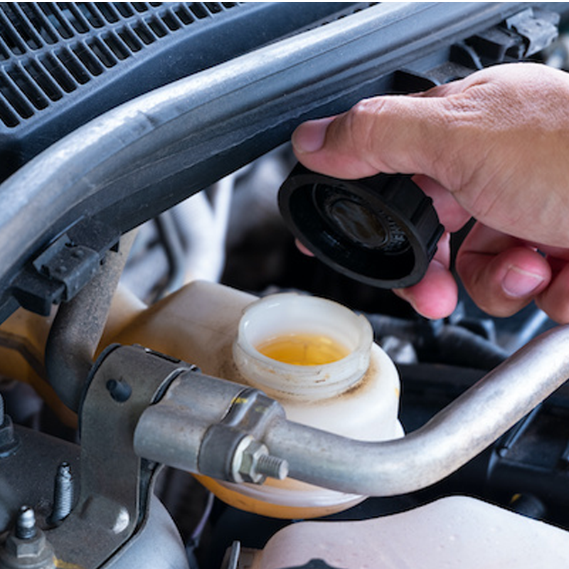 روغن ترمز چیست؟ تفاوت روغن ترمز آبی و زرد DOT3،DOT4 ،DOT5