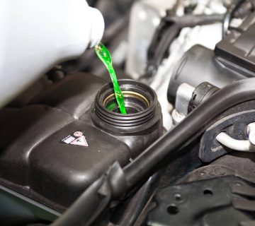 بهترین زمان برای تعویض ضدیخ خودرو: راهنمای جامع